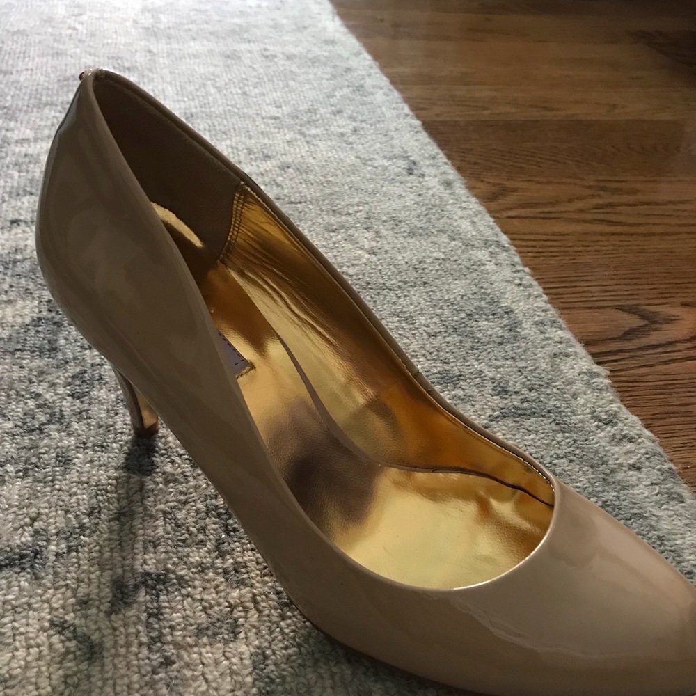 Selling due to surgery & no longer can wear heels.